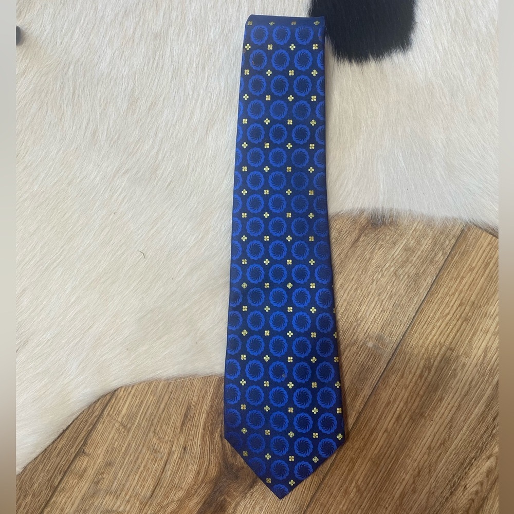 Kailong 100% blue geometric silk tie